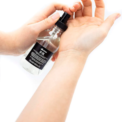 Segunda imagem do produto Davines Oi Oil - Óleo Capilar 135ml