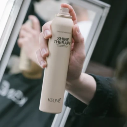 Segunda imagem do produto Keune Shine Therapy - Spray de Fixação 200ml